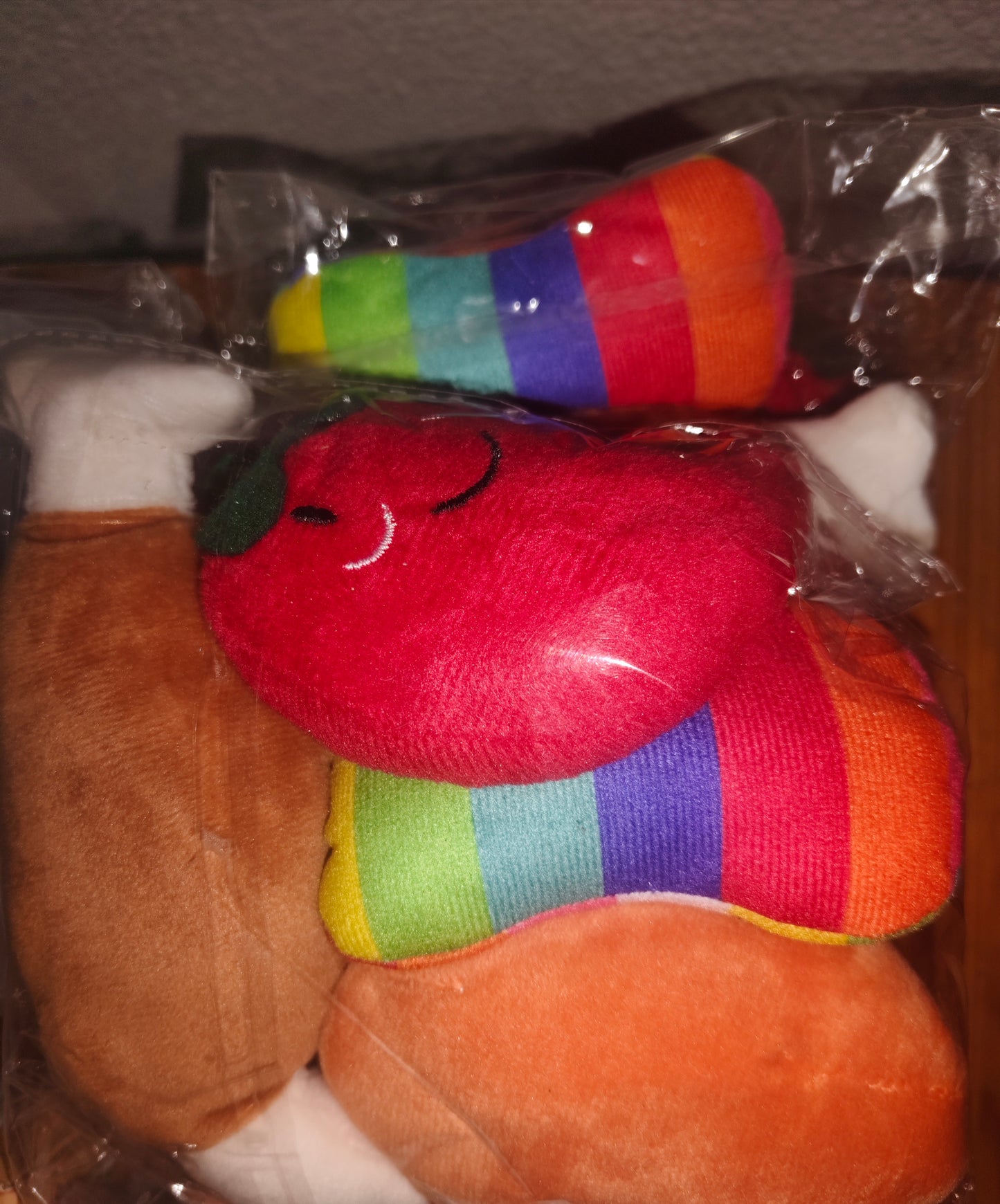 4pcs Pet Plush Squeaky Toys, Assorted Styles and colours