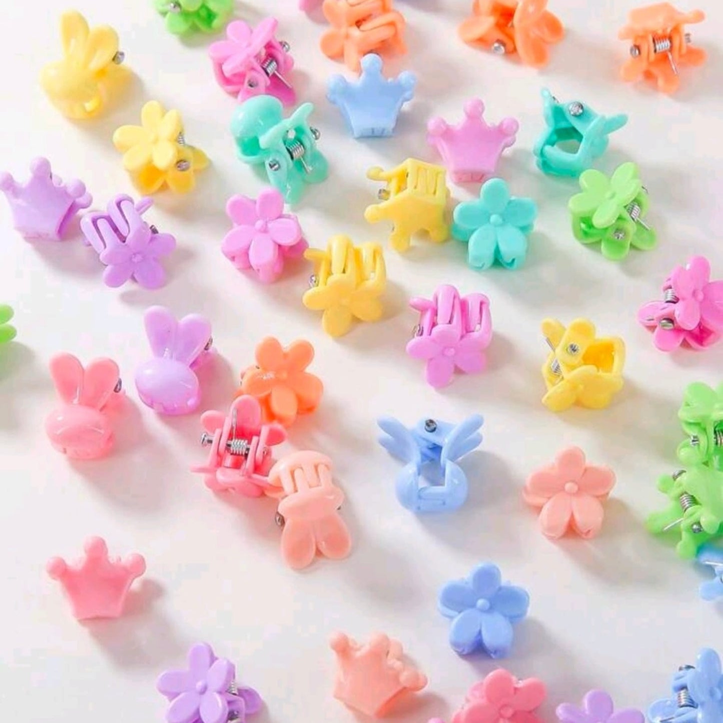 870Pcs Girls Hair Accessories (storage divider not included)